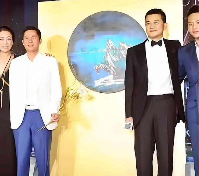 亚鹏手里买画12年后却让网红一剪为二带走K8凯发登录入口浙江富豪花3000万从李(图8)