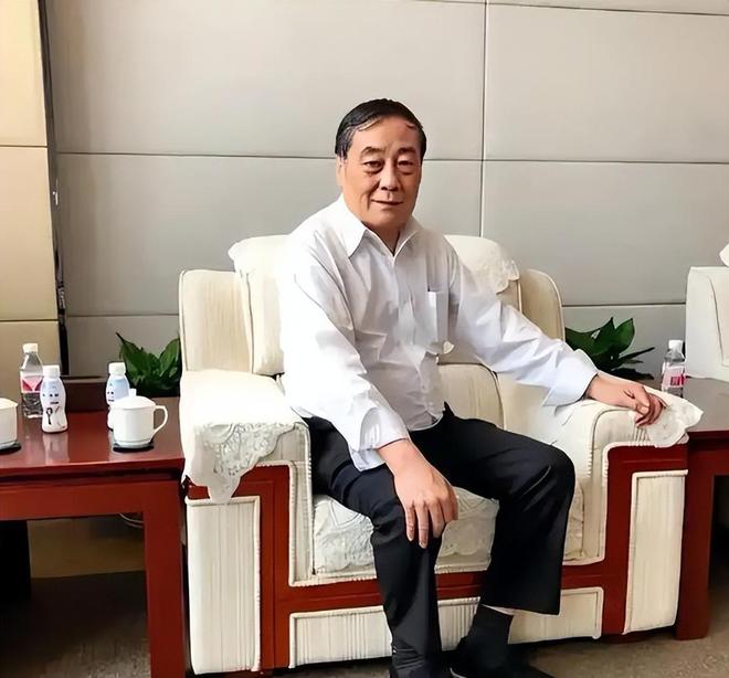 亚鹏手里买画12年后却让网红一剪为二带走K8凯发登录入口浙江富豪花3000万从李(图6)